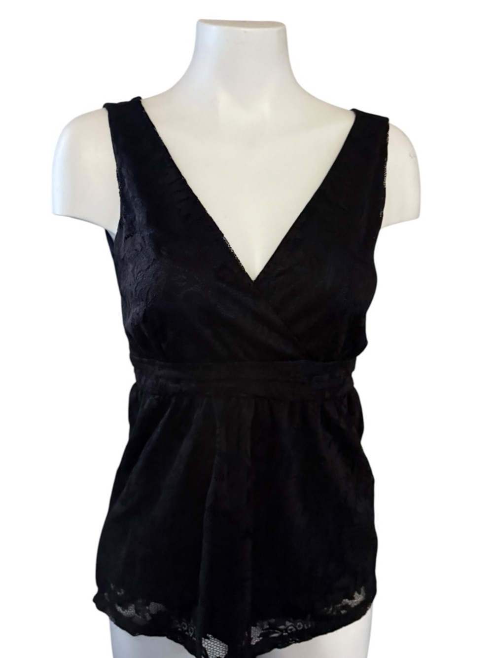 Ricki’s Lace overlay Top, V neck, Dressy or casual. Sz XS, good condition - Picture 1 of 7